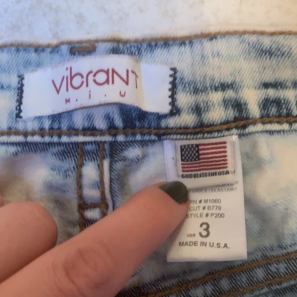 Light Washed distressed jeans LIKE NEW !!! - Picture 4 of 6